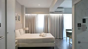 Double Room, Accessible | 1 bedroom, in-room safe, blackout drapes, soundproofing