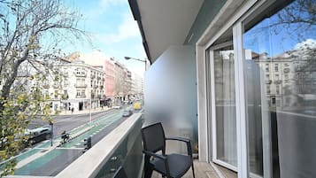 1 bedroom, in-room safe, blackout curtains, soundproofing