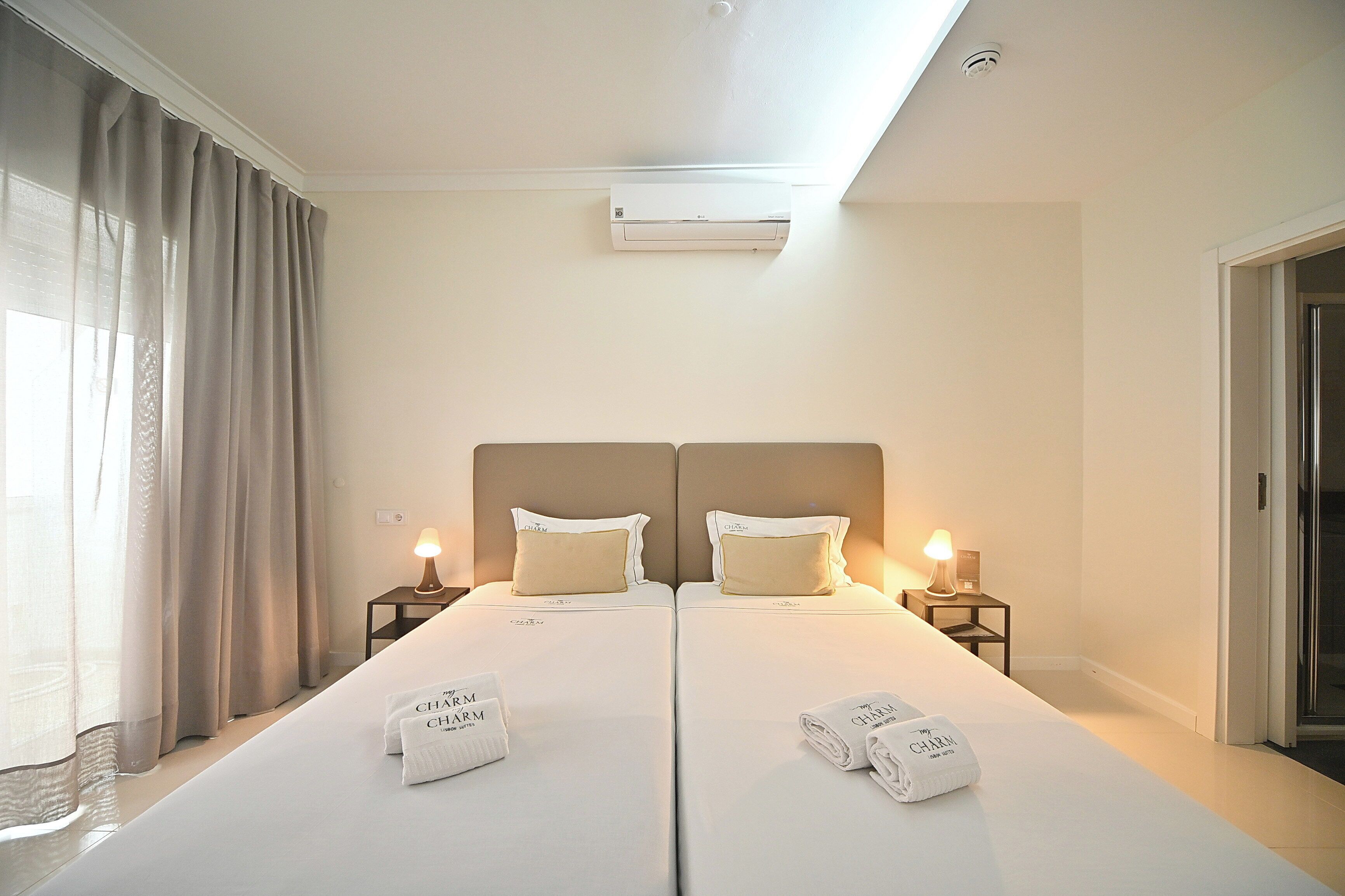 Studio, Private Bathroom | 1 bedroom, in-room safe, blackout curtains, soundproofing