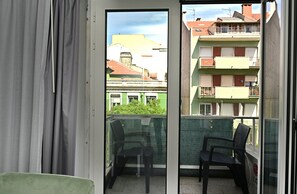Habitación doble, con acceso para personas discapacitadas | 1 habitación, caja de seguridad en la habitación y cortinas blackout 