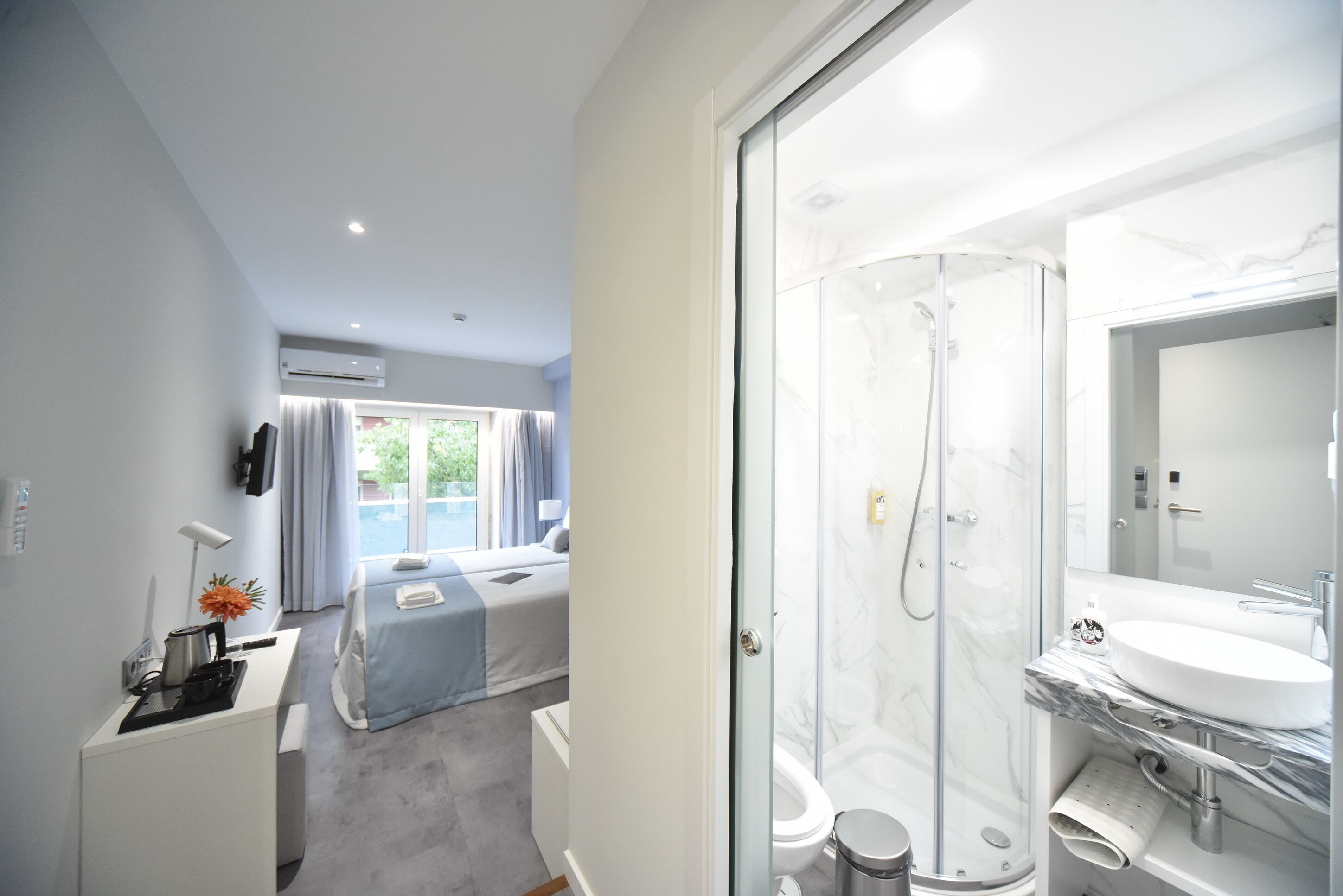 double or twin room (extra bed) | 1 bedroom, in-room safe, blackout curtains, soundproofing