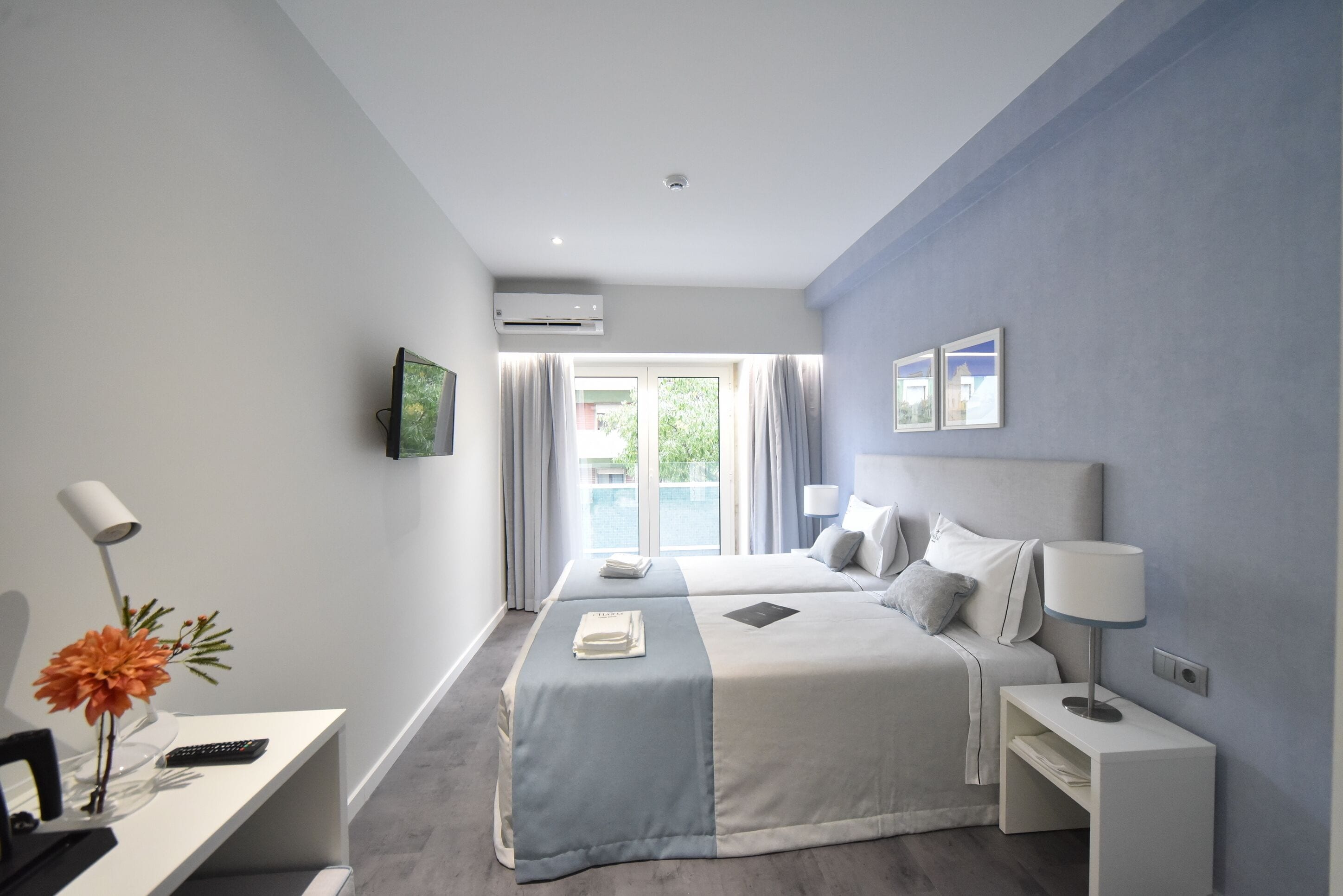 double or twin room (extra bed) | 1 bedroom, in-room safe, blackout curtains, soundproofing