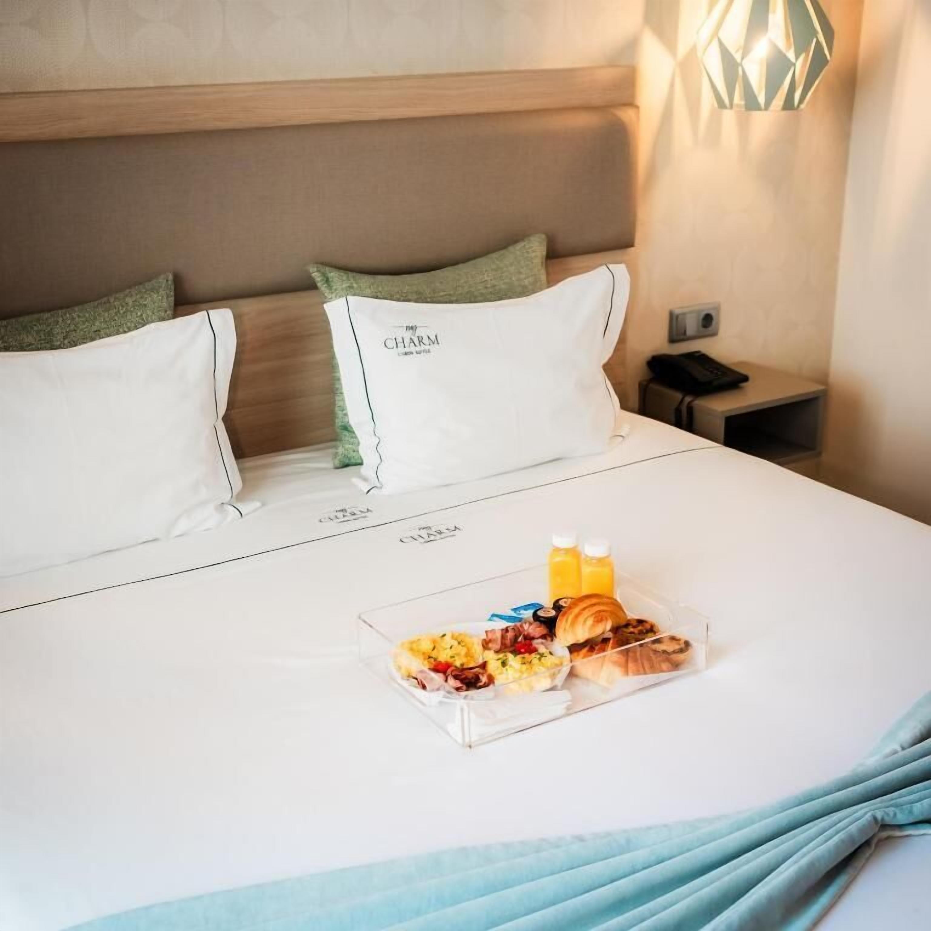1 slaapkamer, een kluis op de kamer, verduisterende gordijnen