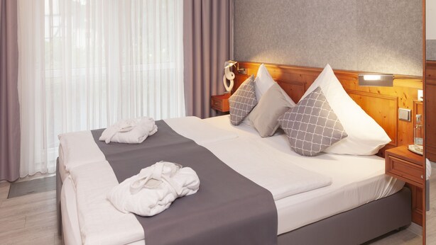 Standard Double Room, Ensuite | Free WiFi - Hotel Haus Gimken (Essen)