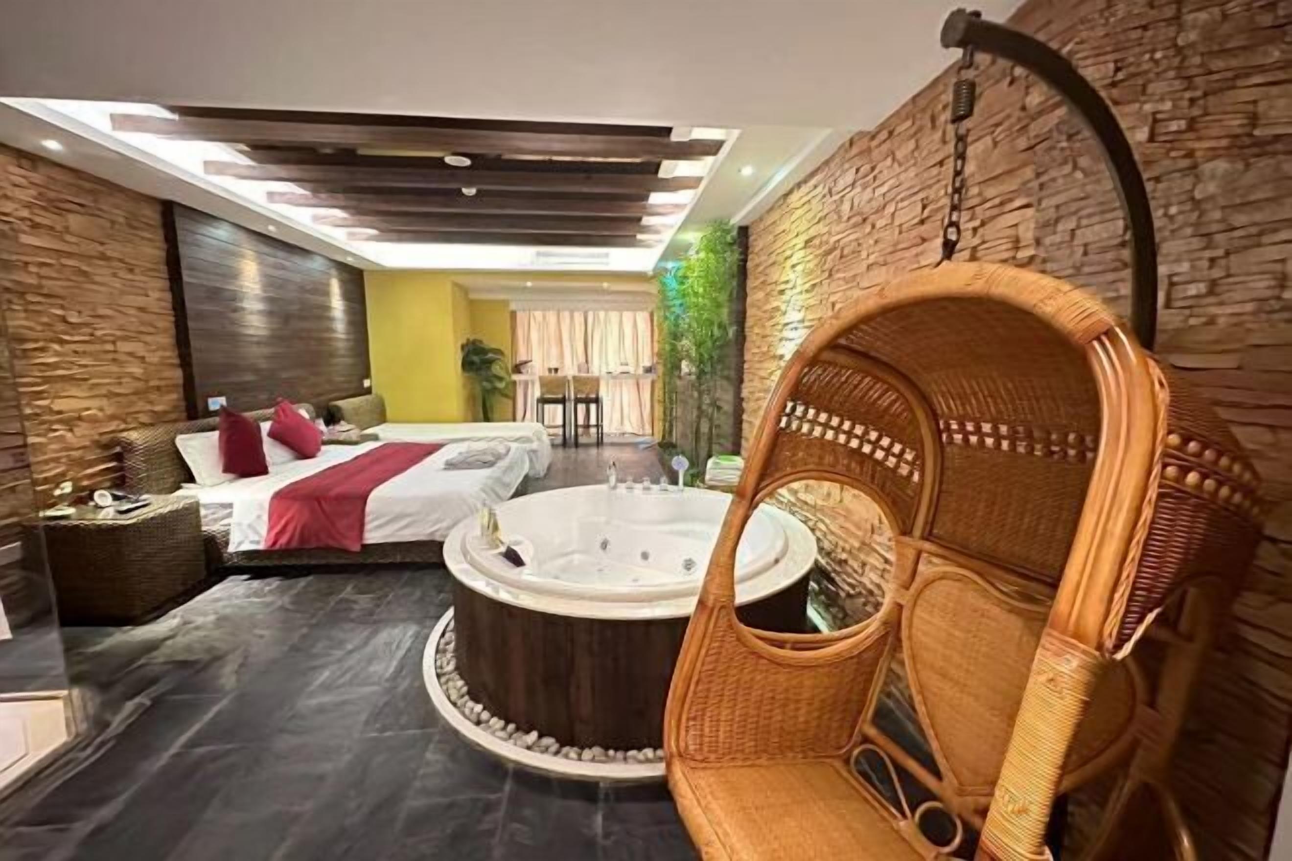 Individuell dekoriert, Schreibtisch, Verdunkelungsvorhänge