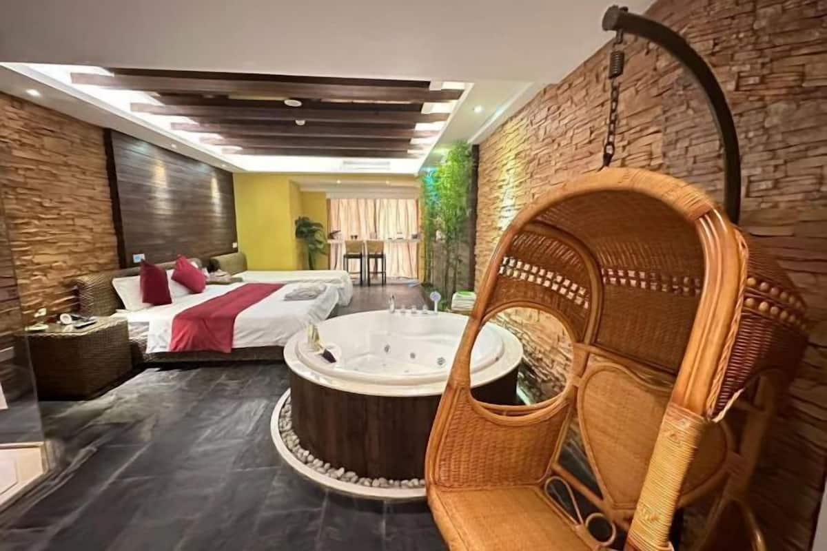 Décoration personnalisée, bureau, rideaux occultants, Wi-Fi gratuit