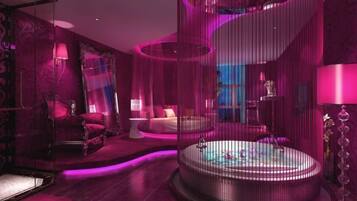 Decoración individual, escritorio, cortinas opacas y wifi gratis