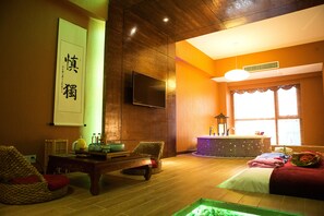 Décoration personnalisée, bureau, rideaux occultants, Wi-Fi gratuit