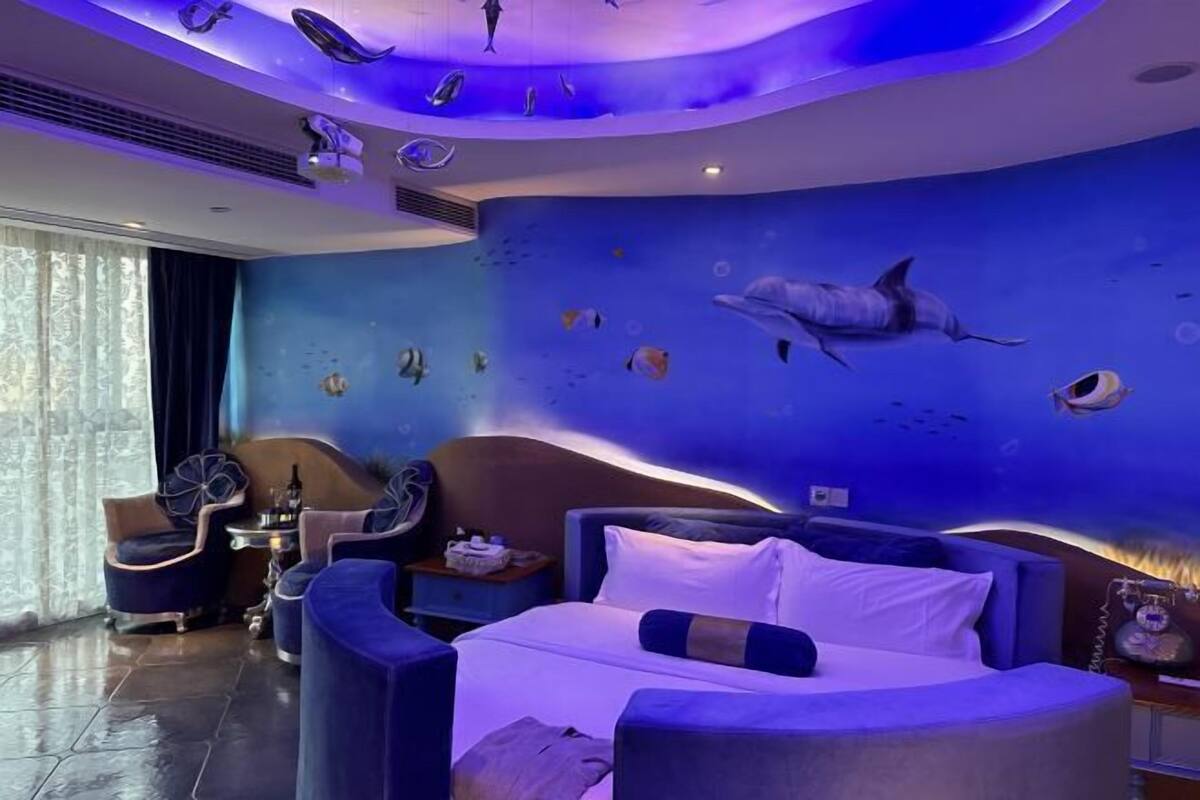 Décoration personnalisée, bureau, rideaux occultants, Wi-Fi gratuit