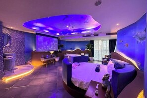 Individually decorated, desk, blackout drapes, free WiFi - Rose Lover Hotel (Changzhou)