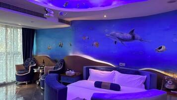 Individually decorated, desk, blackout drapes, free WiFi