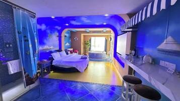 Individually decorated, desk, blackout drapes, free WiFi