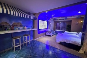 Individually decorated, desk, blackout drapes, free WiFi - Rose Lover Hotel (Changzhou)