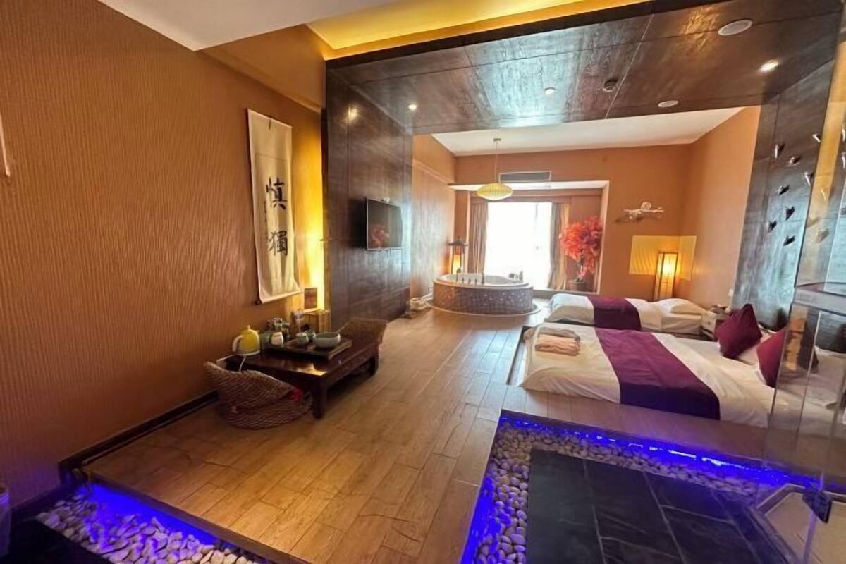 Individually decorated, desk, blackout curtains, free WiFi