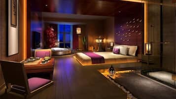 Individually decorated, desk, blackout curtains, free WiFi