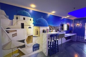 Décoration personnalisée, bureau, rideaux occultants, Wi-Fi gratuit