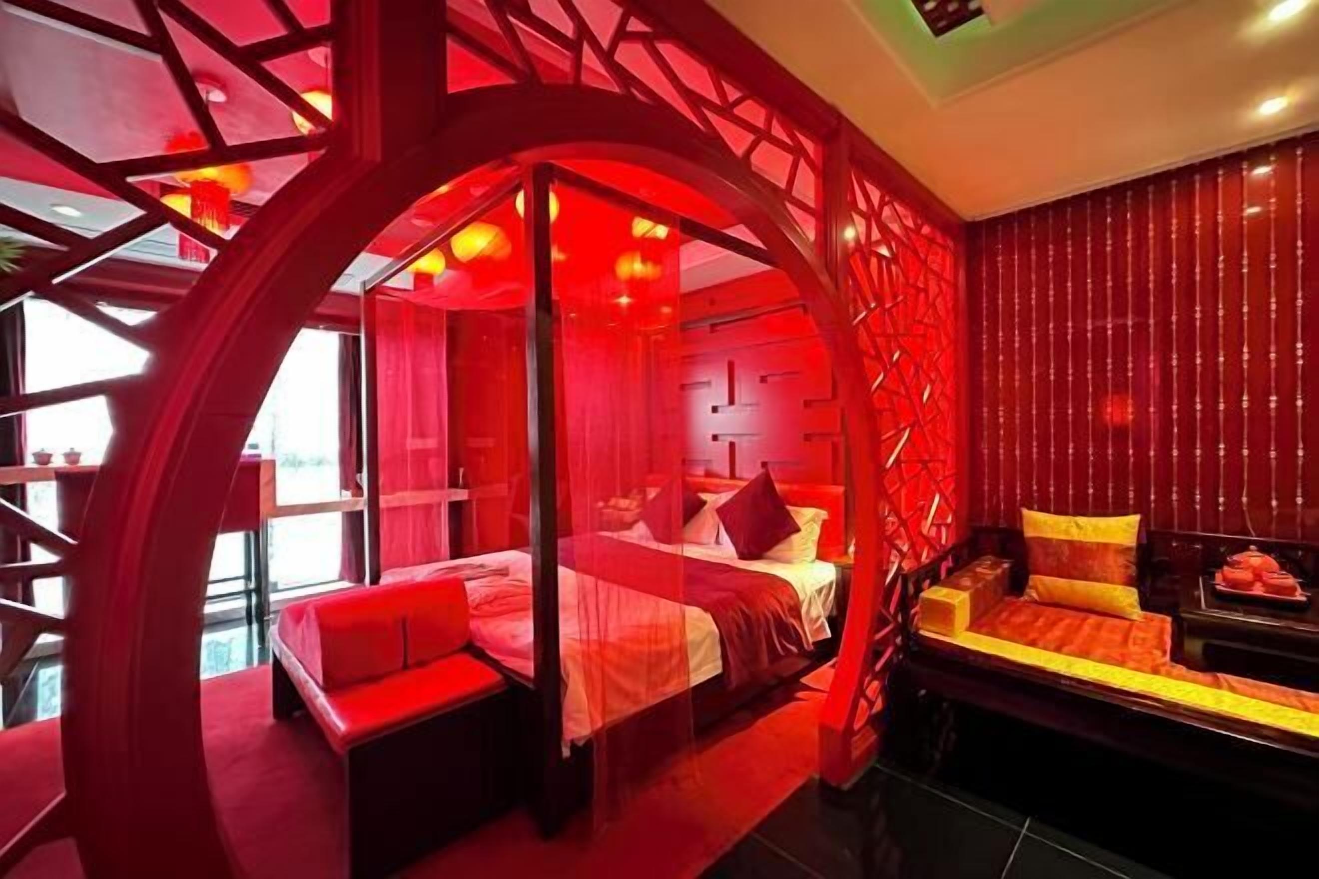 Trang trí khác biệt, bàn, màn/rèm cản sáng 