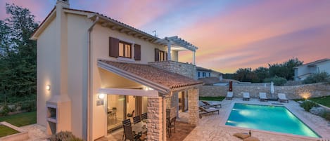 Luxury Villa, 3 Bedrooms, Private Pool (Kvarta)