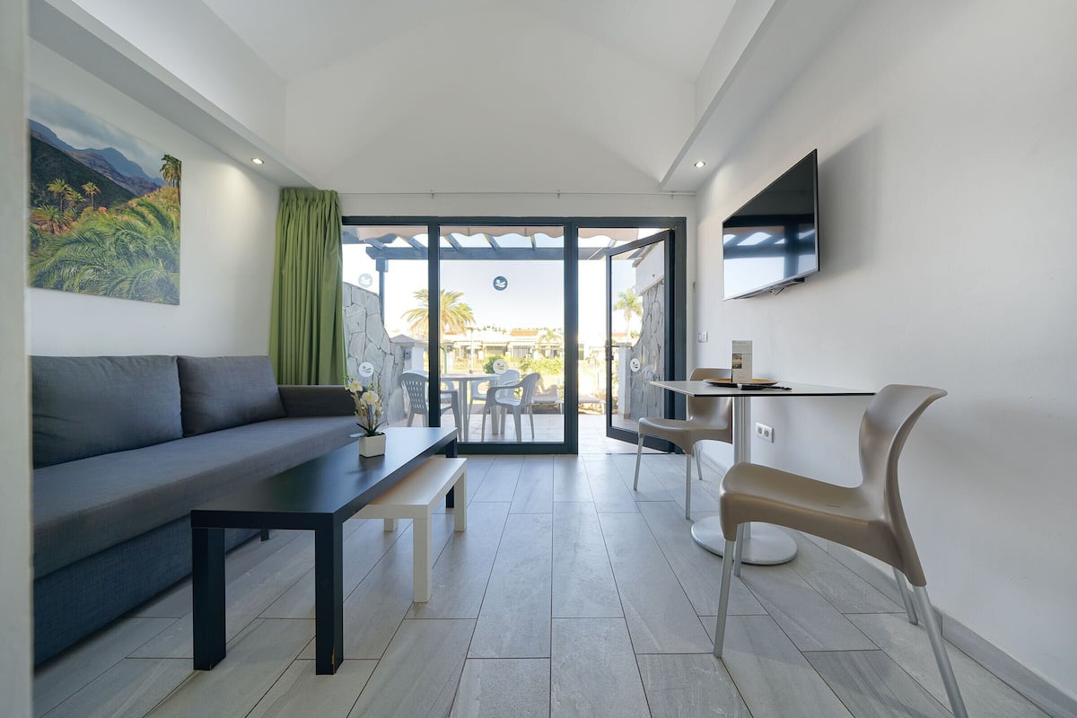 Deluxe Bungalow, Poolside | 1 bedroom, WiFi, individually decorated, individually furnished