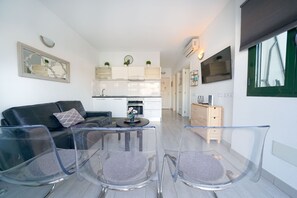 Deluxe Bungalow, 2 Bedrooms | 1 bedroom, individually decorated, individually furnished, WiFi