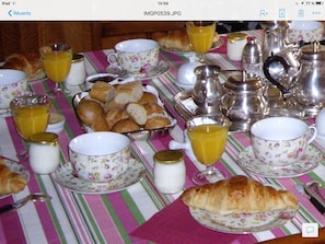 Free daily continental breakfast