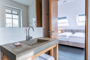 Standard-Doppelzimmer | Allergikerbettwaren, Minibar, Verdunkelungsvorhänge