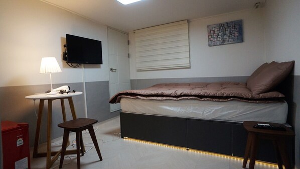 高级双人房 | 熨斗/熨板、免费 WiFi、床单