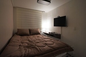 Standard Double Room | Iron/ironing board, free WiFi, bed sheets - Blue Mansion Guesthouse (Seoul)