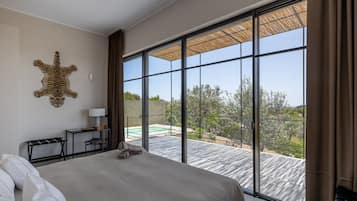 Suite Premium, piscine privée, vue mer | 1 chambre, literie de qualité supérieure, couette en duvet d'oie