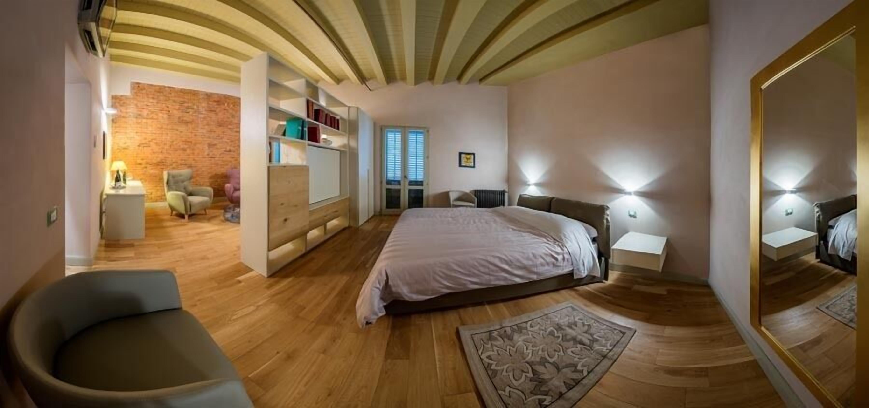 Junior-sviitti, 1 makuuhuone, oma kylpyhuone | Italialaiset Frette-lakanat, ylelliset vuodevaatteet, untuvapeitot