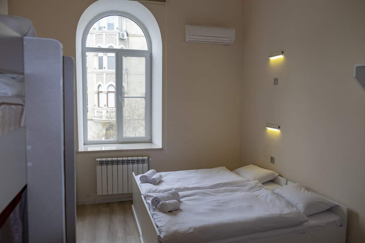 Chambre Familiale, 1 chambre | Coffres-forts dans les chambres, rideaux occultants