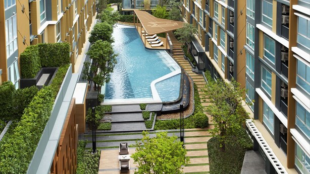 Outdoor pool - Metroluxe Rama IV by Ariva (Bangkok)