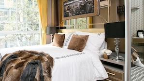 Studio | WiFi (free) - Metroluxe Rama IV by Ariva (Bangkok)
