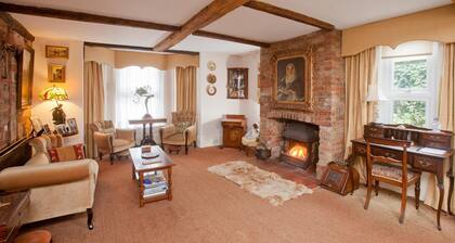 The Old House Guesthouse