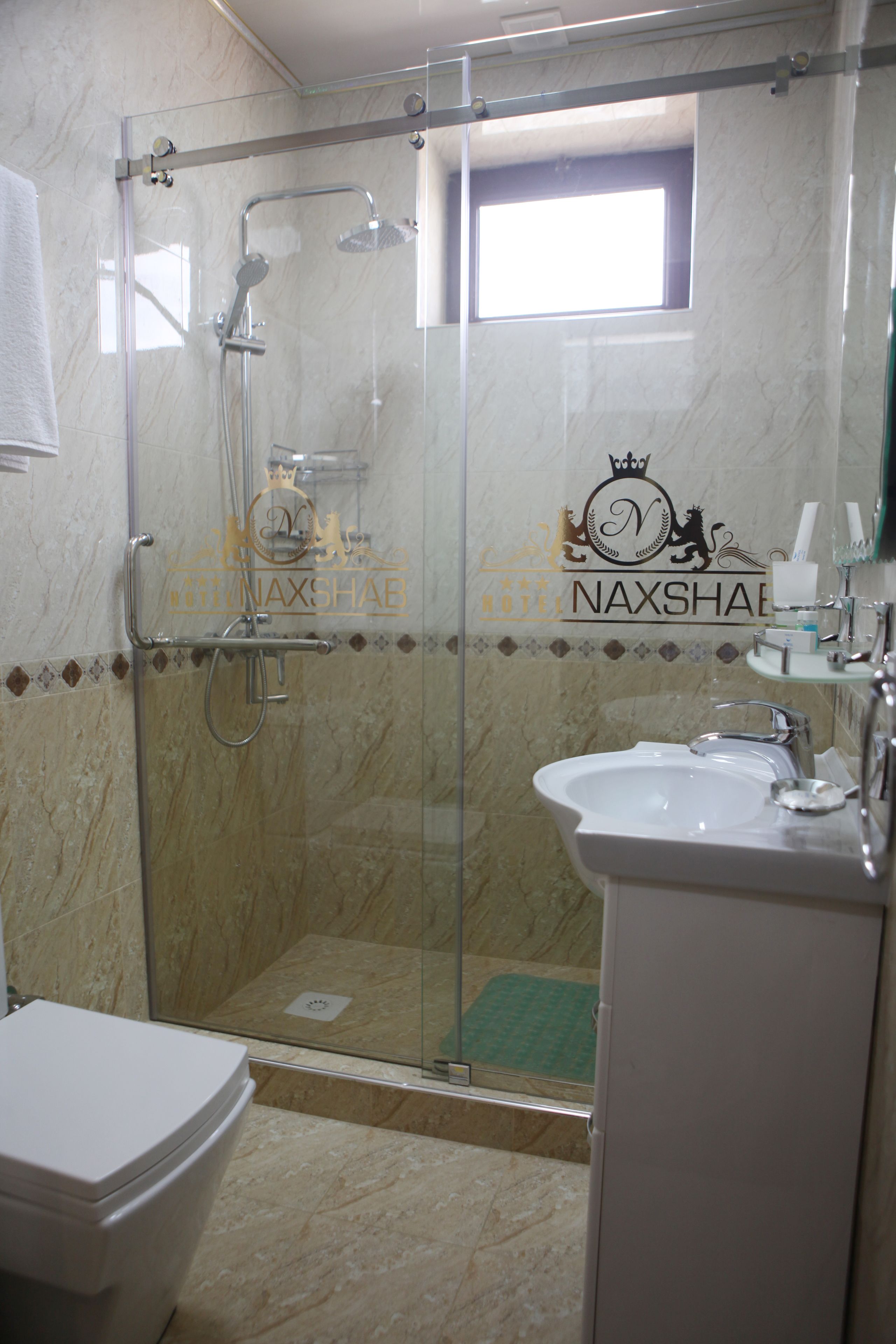 Standard Room, 2 Bedrooms | Bathroom | Shower, free toiletries, hair dryer, bathrobes