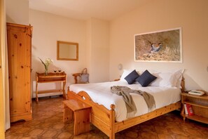 Minibar, bàn, phòng cách âm, truy cập Internet không dây miễn phí 