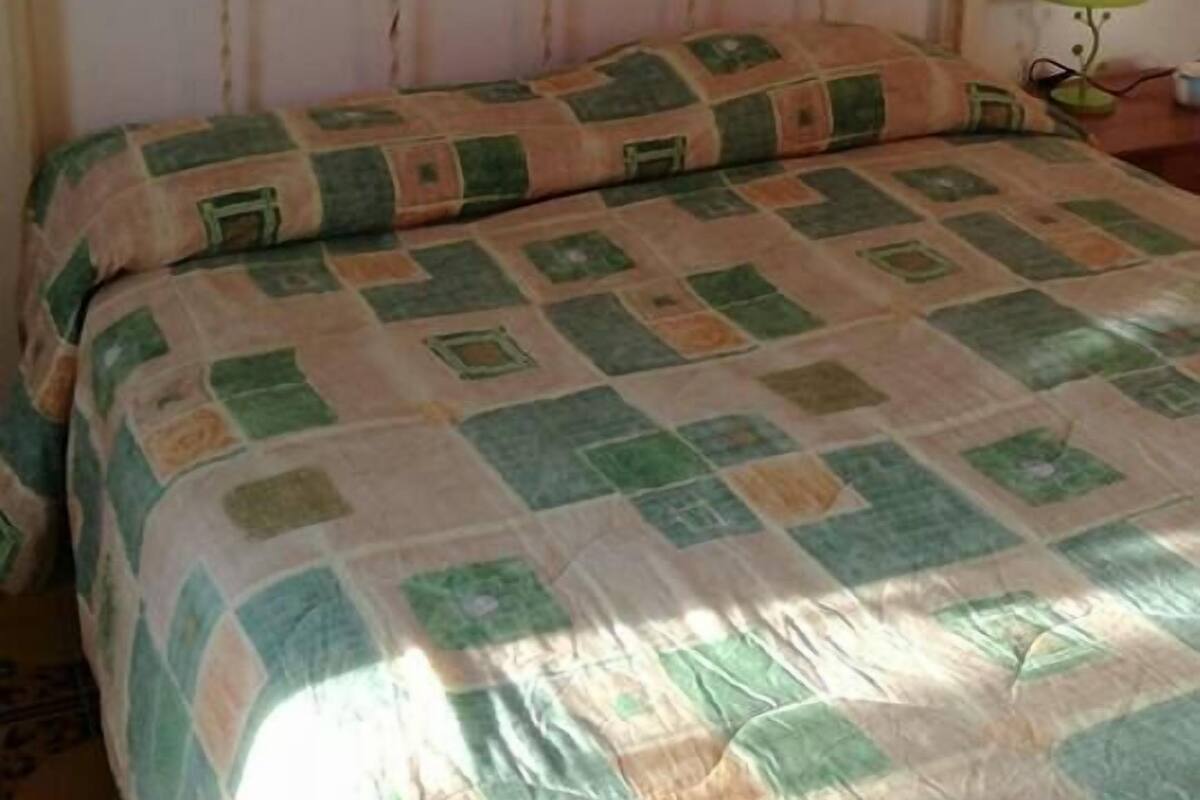 Chambre Quadruple Familiale, coin cuisine | Wi-Fi gratuit, draps fournis