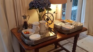 Daily English breakfast for a fee - The French Quarter Parkhurst (Randburg)