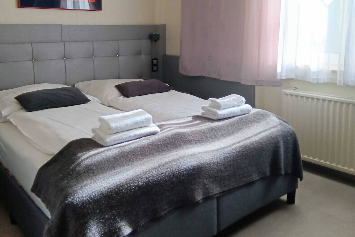 經濟客房 | 迷你吧、書桌、手提電腦工作空間、免費 Wi-Fi