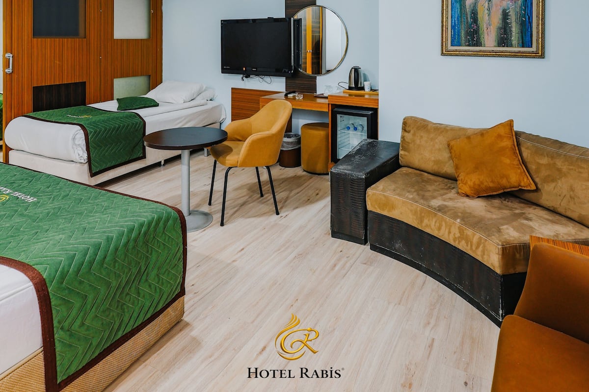 Hypo-allergenic bedding, minibar, laptop workspace, soundproofing