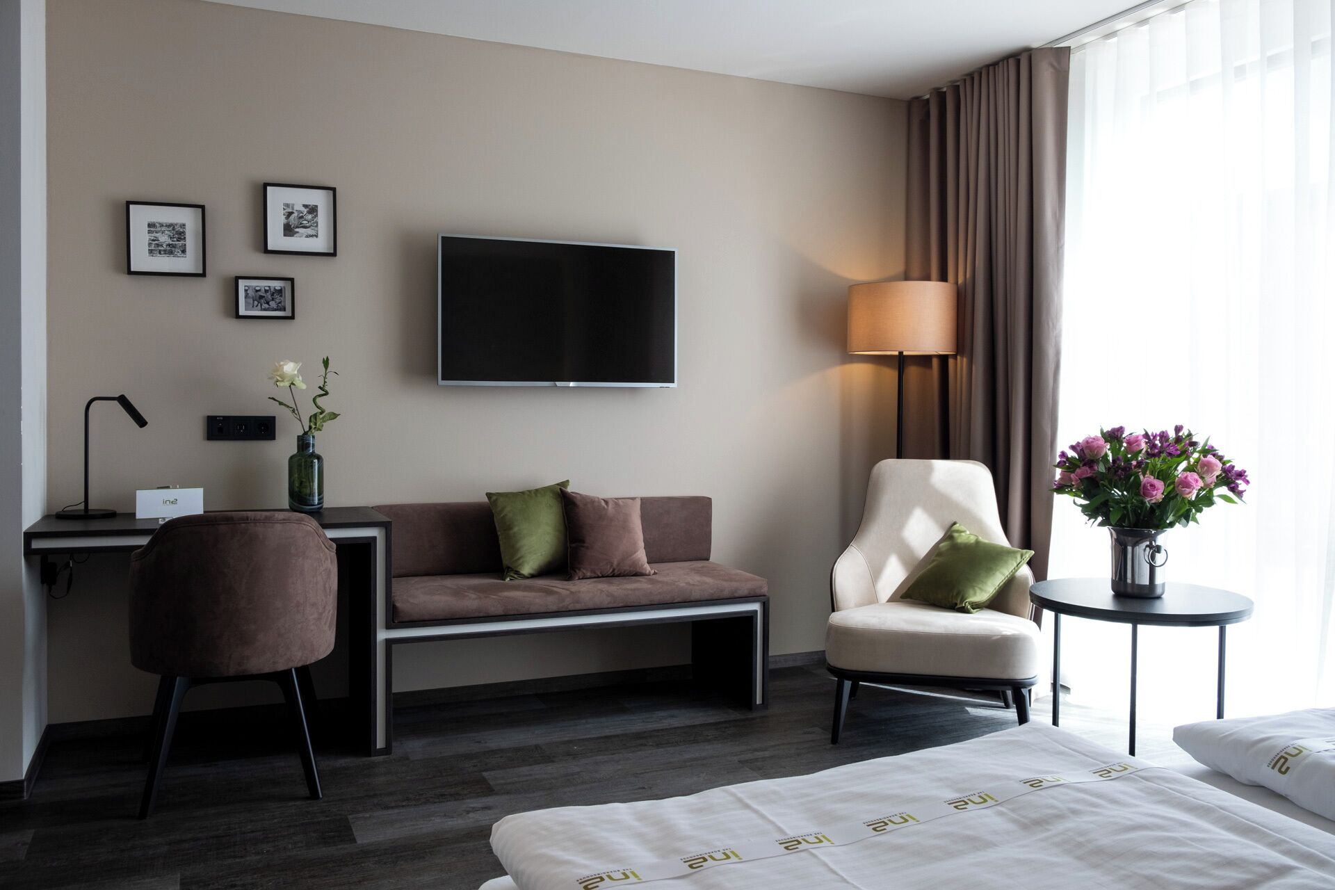 single room | living area | flat-screen tv