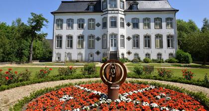 in2 The Boardinghouse