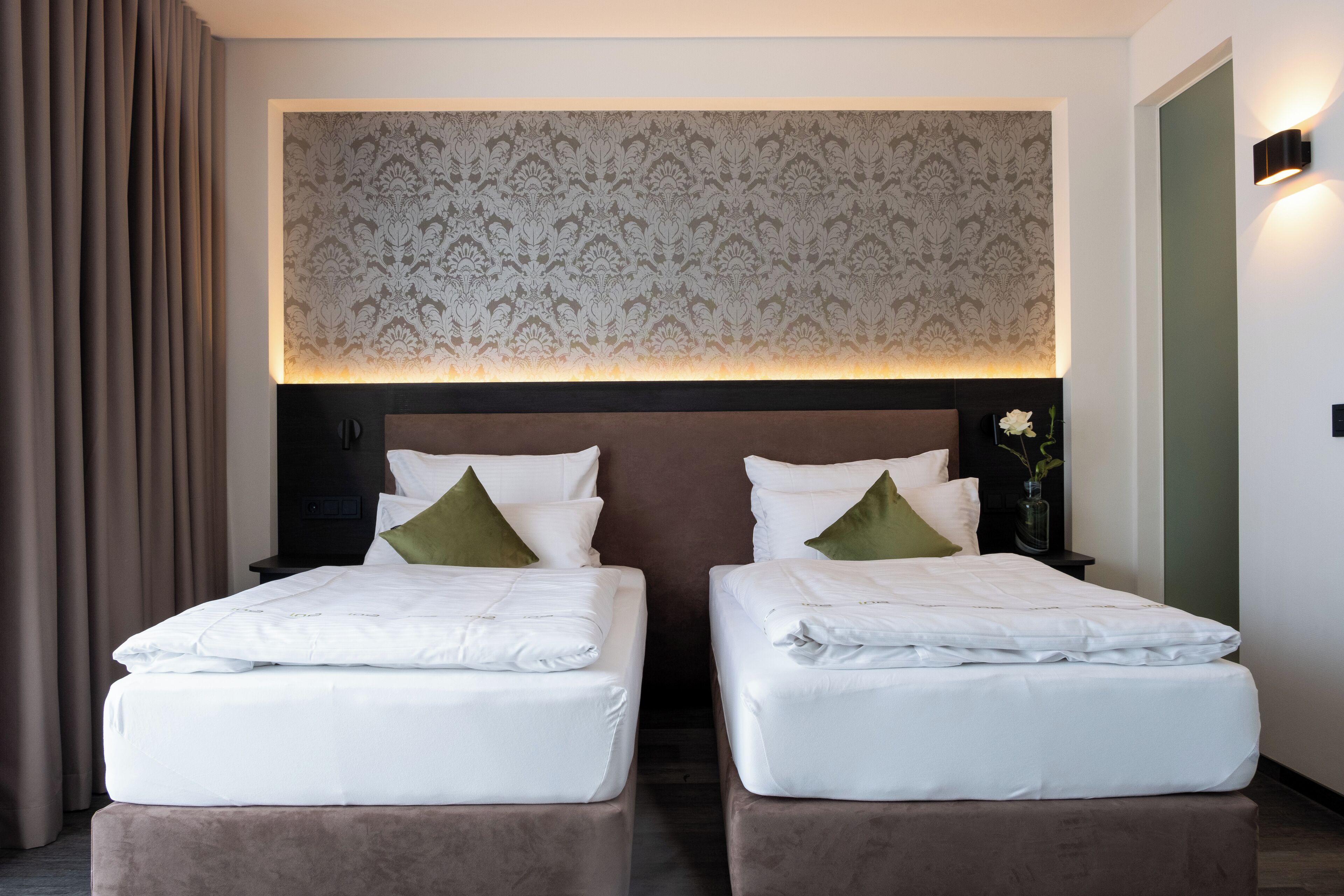 double or twin room | 1 bedroom, in-room safe, desk, soundproofing