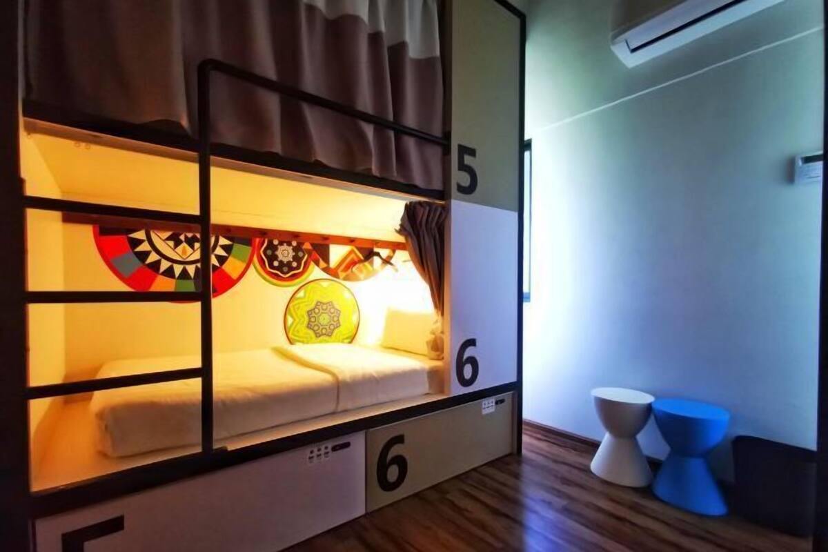 8 bedrooms, soundproofing, iron/ironing board (on request), WiFi (free)