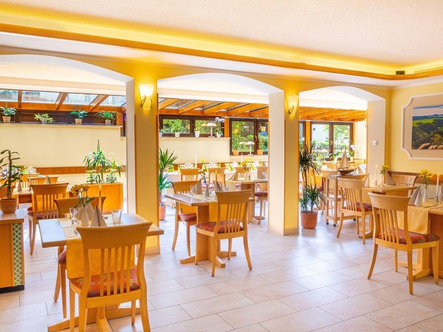 Breakfast, lunch, dinner served; German cuisine, alfresco dining