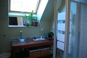 Badewanne und Dusche (separat), Komfortbadewanne