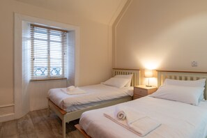 Quadrupla Superior, letti multipli, non fumatori, bagno in camera | Culle/letti per bambini (gratuiti), Wi-Fi gratuito, lenzuola