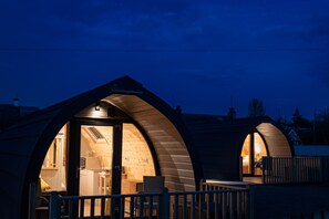 Superior Cabin, 1 Double Bed with Sofa bed, Ensuite, Mountain View | Exterior - Callander Hostel (Callander)