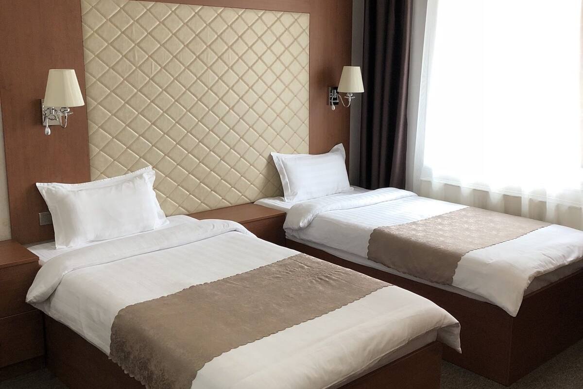 Quarto duplo standard | Roupas de cama premium, escrivaninha, Wi-Fi de cortesia, roupa de cama