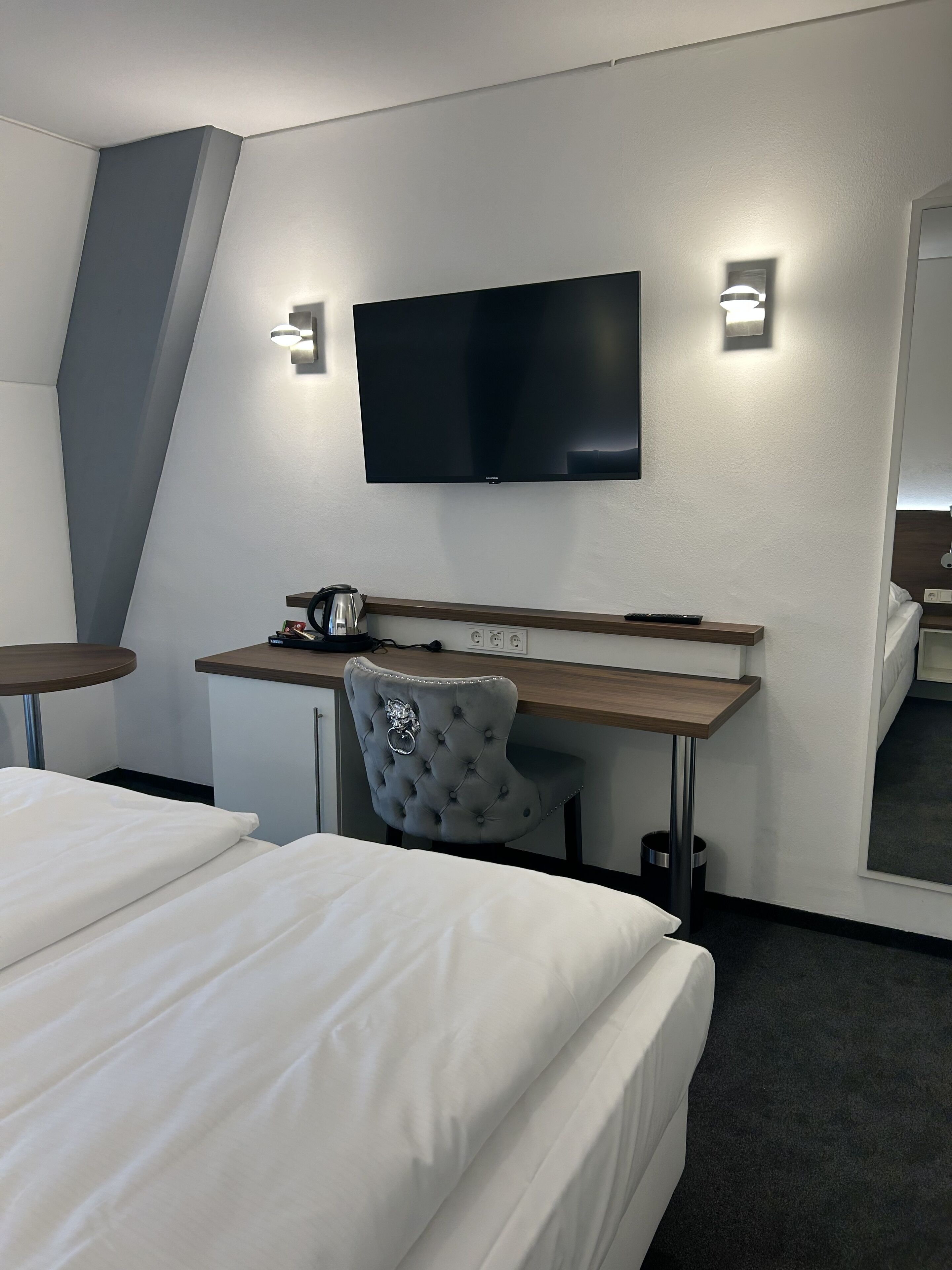 comfort double room | 1 bedroom, hypo-allergenic bedding, minibar, desk